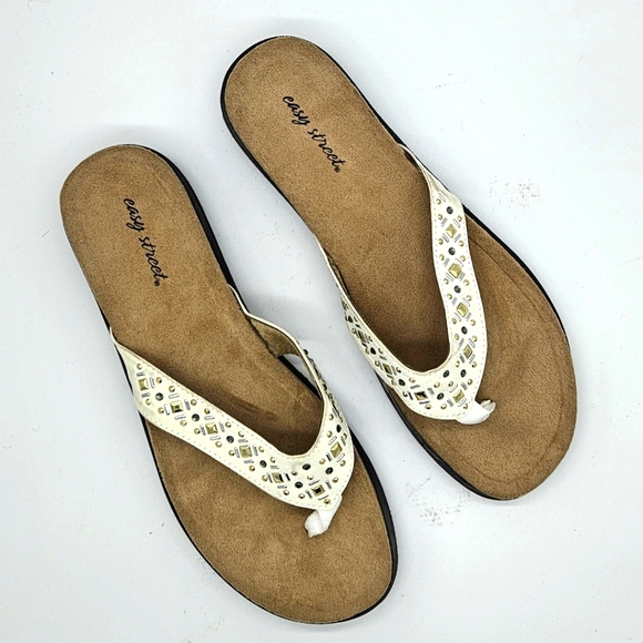 easy street Shoes - NWOT Stevie Sandals by Easy Street Size 7